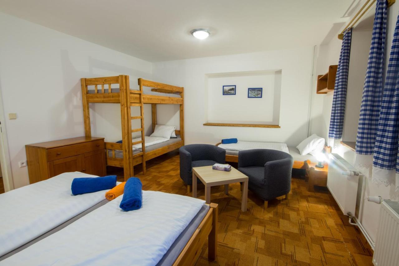 Modry Pension Rokytnice Рокитніце-над-Їзероу Екстер'єр фото