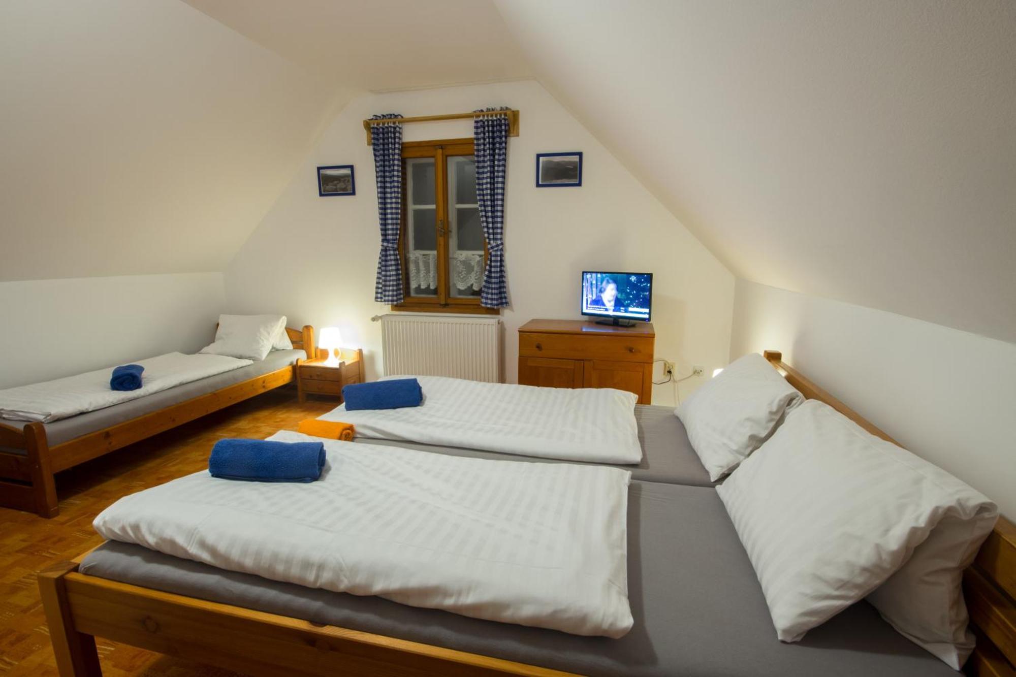 Modry Pension Rokytnice Рокитніце-над-Їзероу Екстер'єр фото