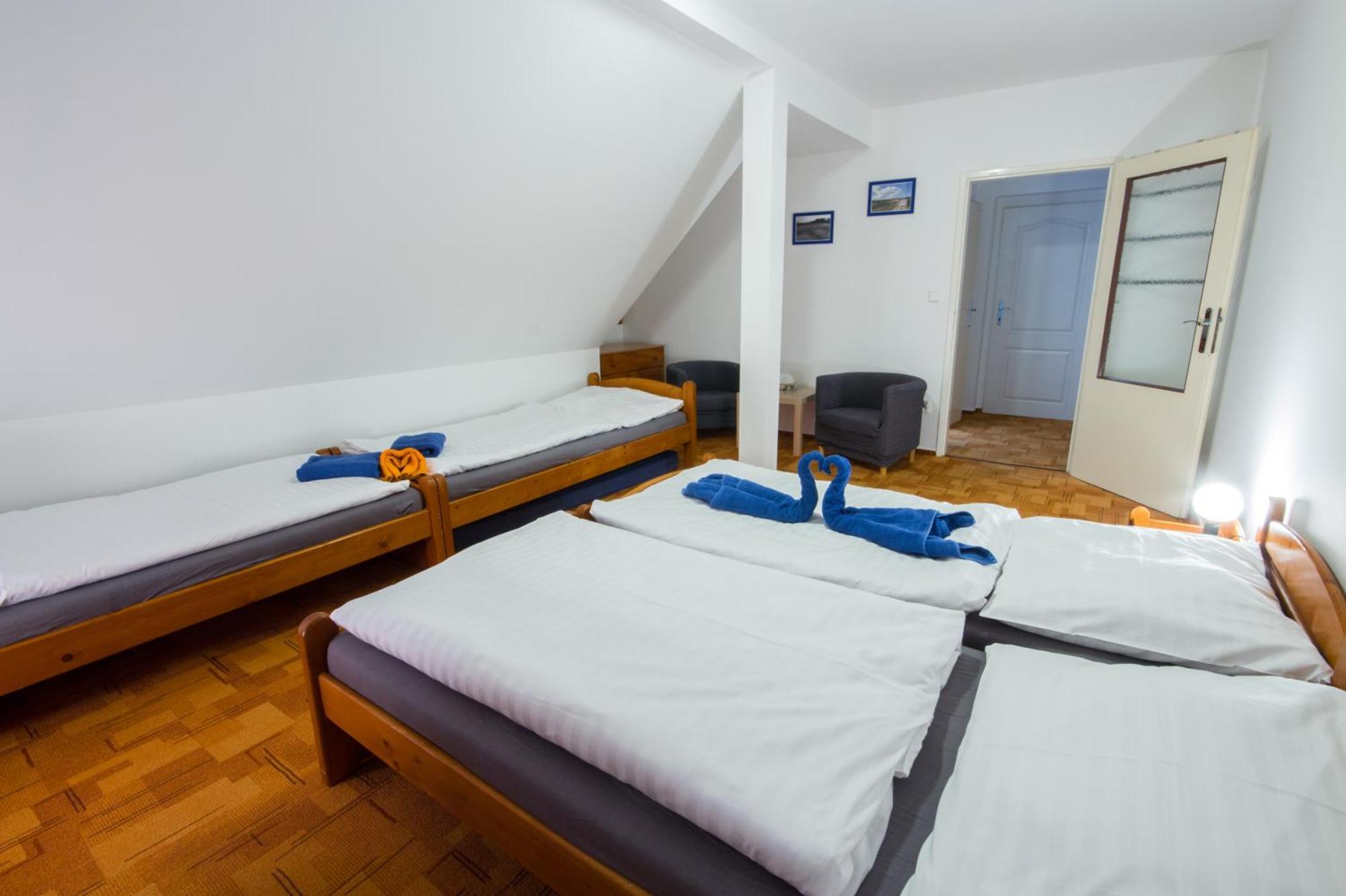 Modry Pension Rokytnice Рокитніце-над-Їзероу Екстер'єр фото