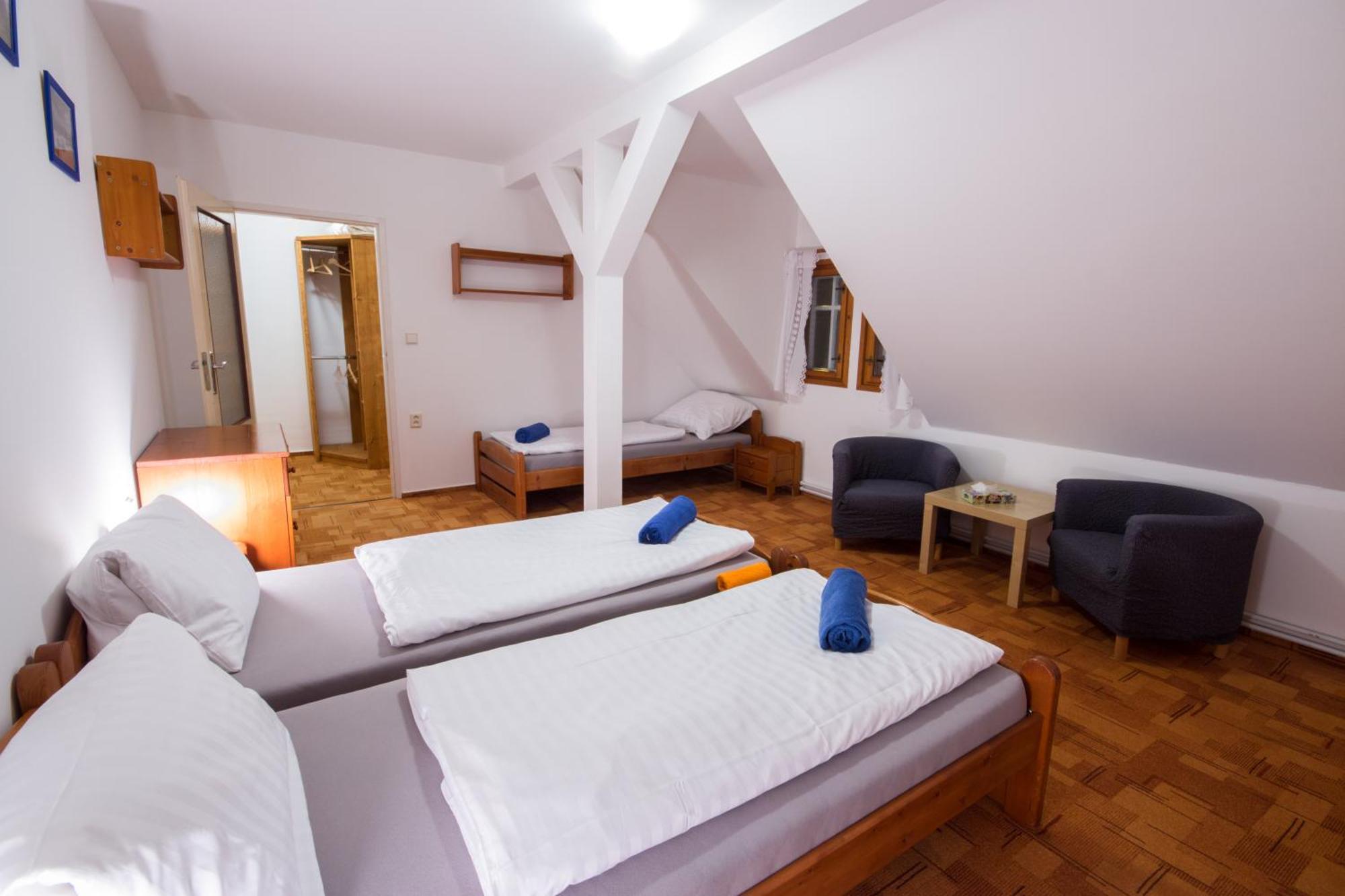 Modry Pension Rokytnice Рокитніце-над-Їзероу Екстер'єр фото