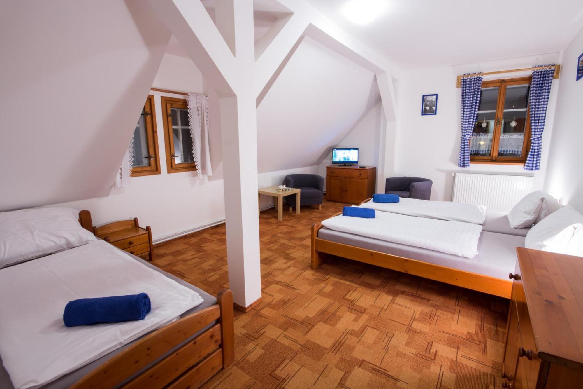 Modry Pension Rokytnice Рокитніце-над-Їзероу Екстер'єр фото