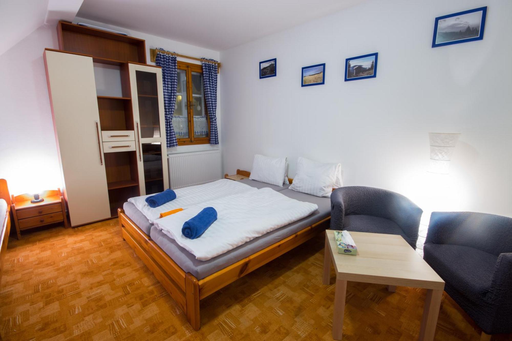 Modry Pension Rokytnice Рокитніце-над-Їзероу Екстер'єр фото