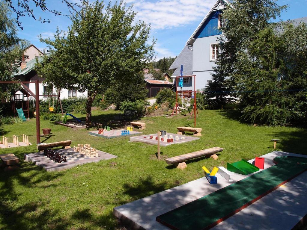 Modry Pension Rokytnice Рокитніце-над-Їзероу Екстер'єр фото