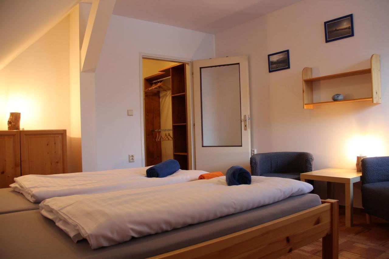 Modry Pension Rokytnice Рокитніце-над-Їзероу Екстер'єр фото